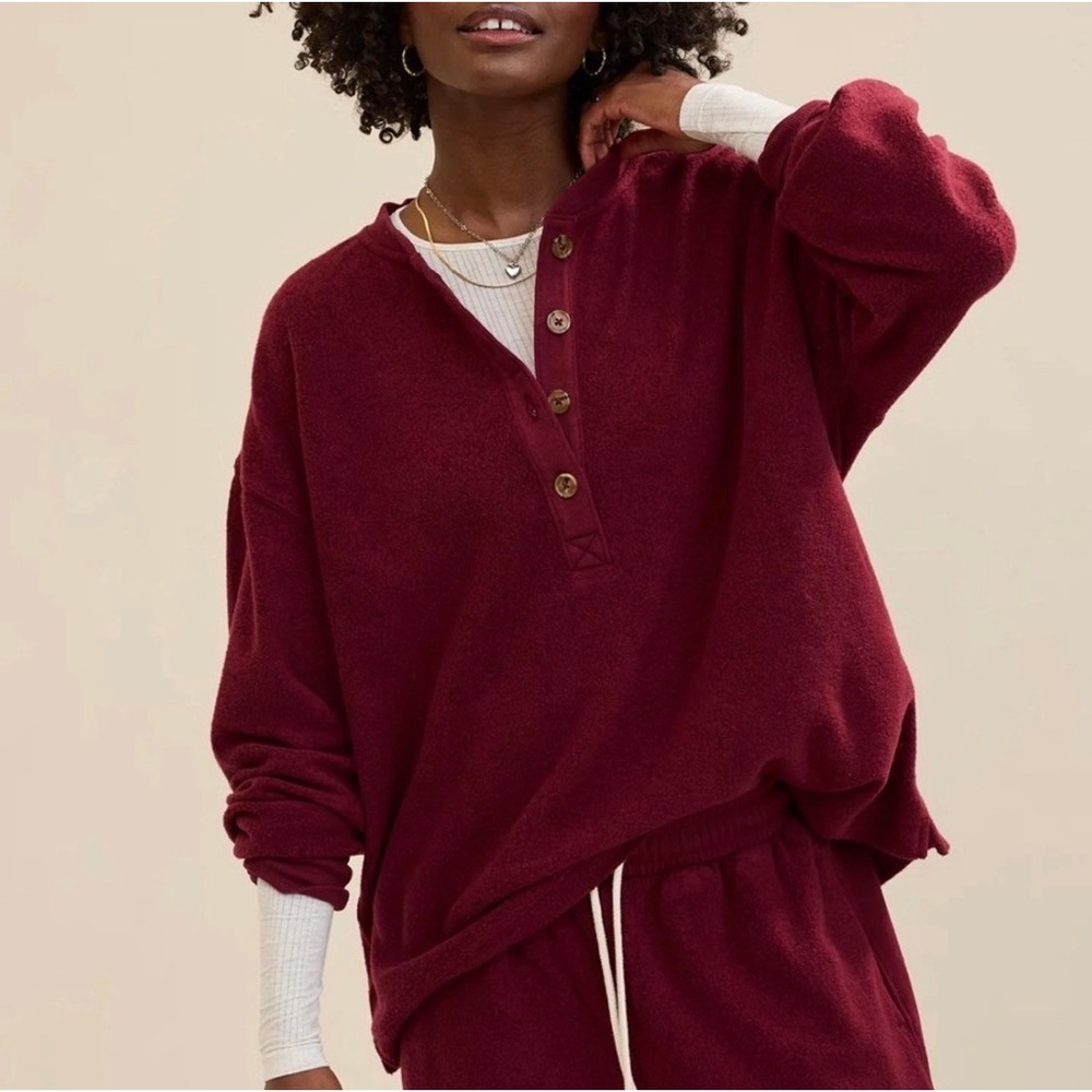 Aerie Boucle Henley Sweatshirt Size S Burgundy Oversized Cozy Loungewear